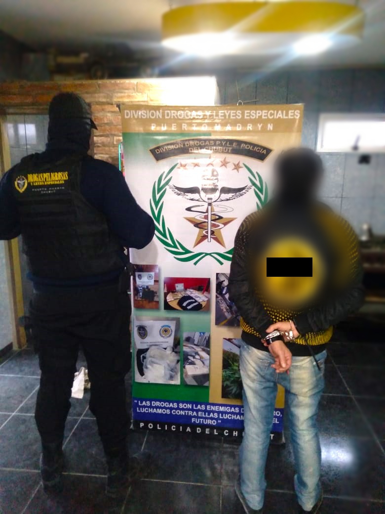 Operativo «Zapato Blanco»: la Policía desbarató una banda de narcomenudeo en Madryn
