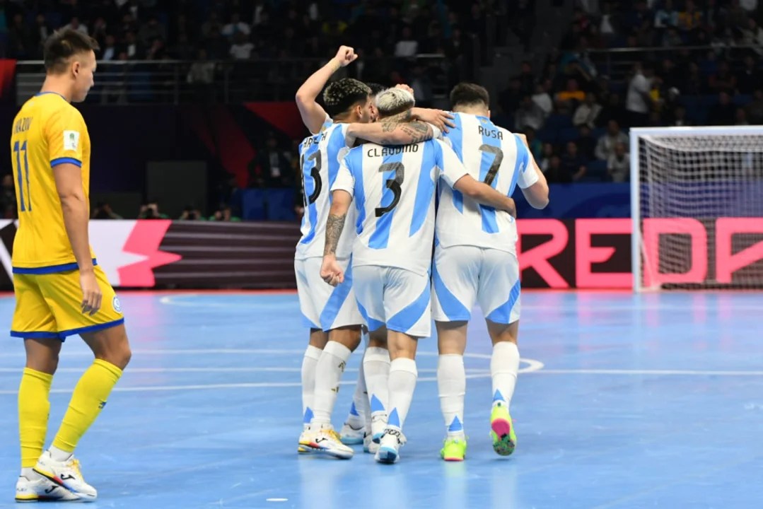 Futsal: Argentina goleó a Kazajistán y jugará la semifinal ante Francia