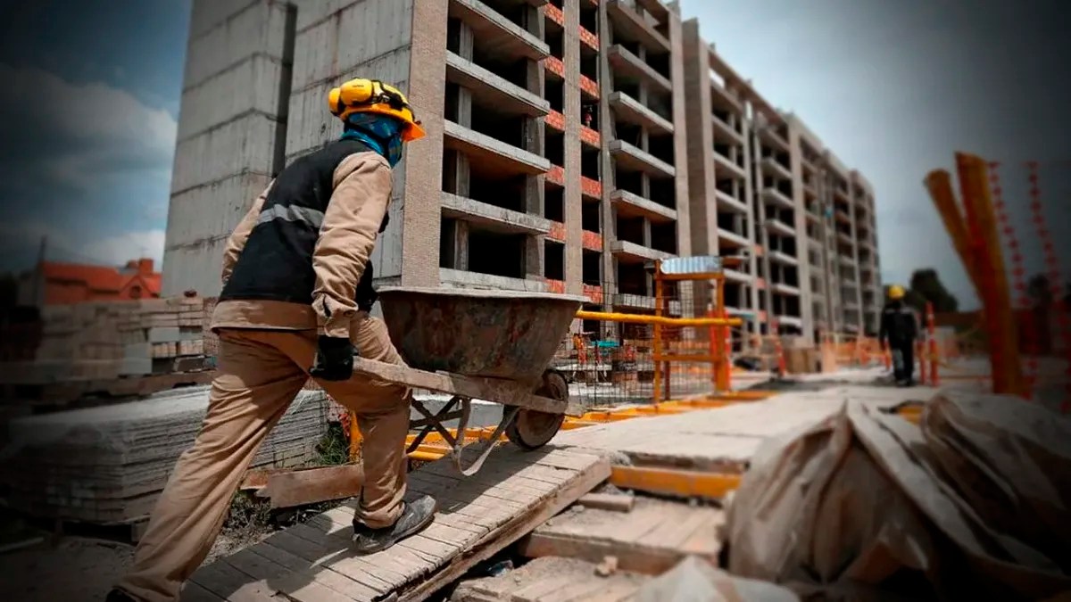 Construcción: la venta de materiales se derrumbó casi 30% y hay parate de obras