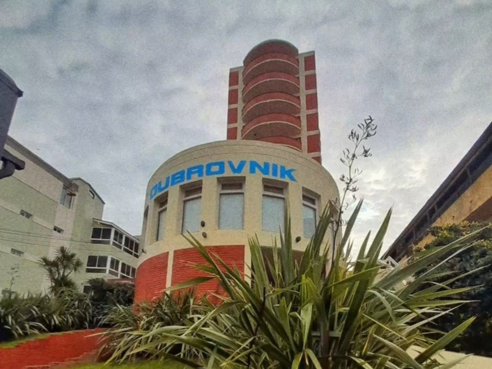 Derrumbe con víctimas fatales en un hotel de Villa Gesell: varios albañiles fueron demorados