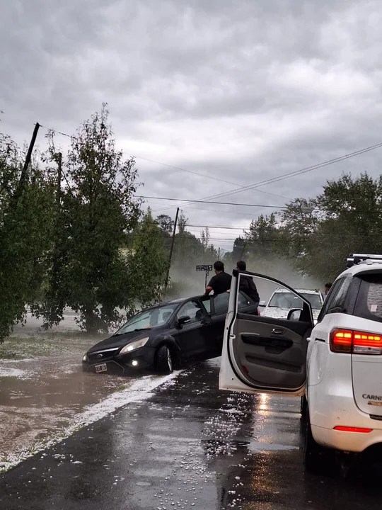 Fuertes temporales al sur de Santa Fe y Córdoba dejaron ciudades colapsadas