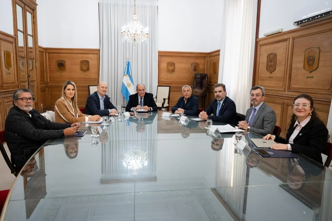Sin definiciones, el Consejo de Mayo sesionó por primera vez y estableció una dinámica de trabajo para el año