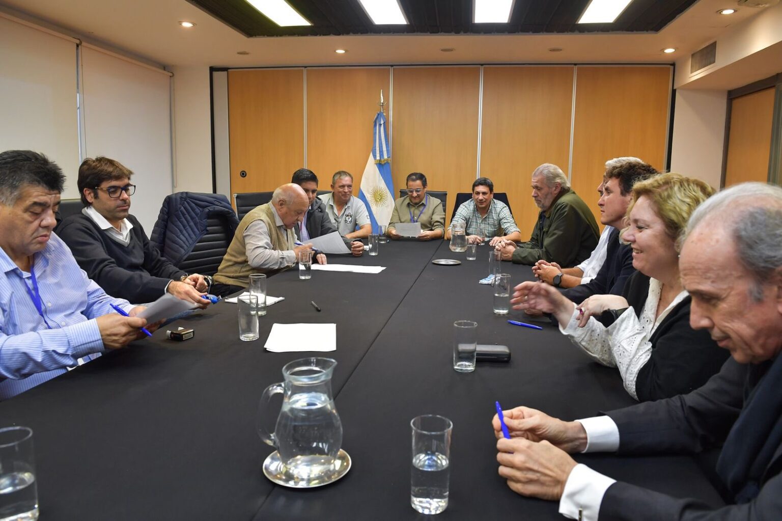 Pesca: se firmó el acuerdo entre las Cámaras y el SOMU y se supera el conflicto económico