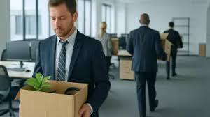 El empleo privado volvió a caer y la tasa de despidos fue la más alta desde 2016