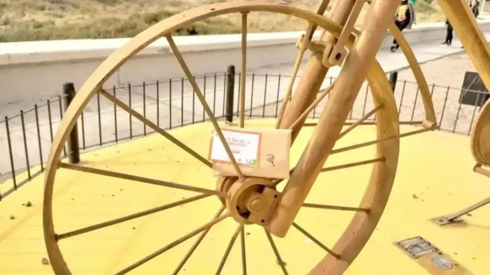 «Florecen mil libros»: libreros dejan ejemplares de regalo en la via pública para estimular lecturas