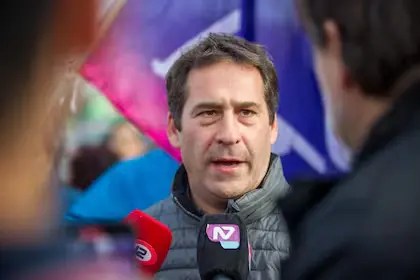 Luque se sube al ‘caballo’ de Kicillof: «Vamos a replicar la gran victoria»