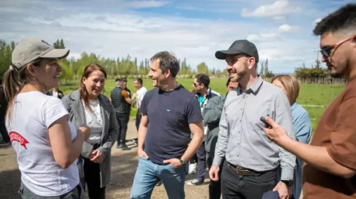 Luque cerró campaña en Sarmiento y llamó a votar el domingo para “ponerle un freno al ajuste”
