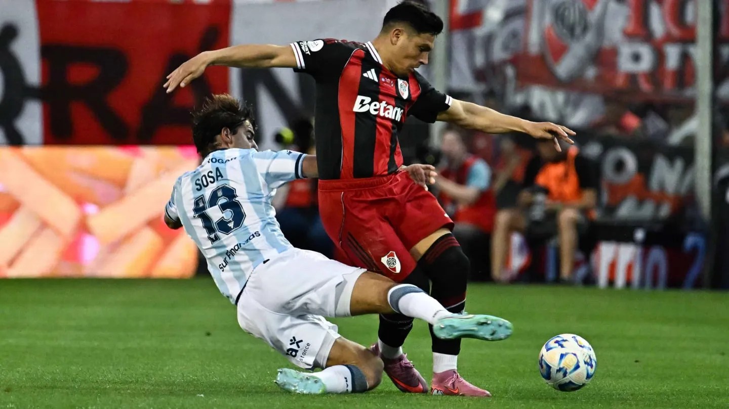 Racing le ganó 3 a 2 a River y pas+o a cuartos del Clausura