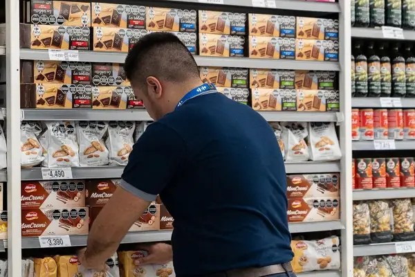 Revisión paritaria: Empleados de Comercio cobrarán con aumento mensual de $60 mil hasta marzo