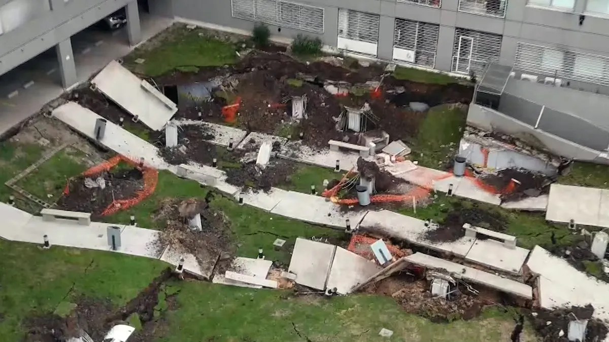 Se desplomó un complejo de viviendas en Parque Patricios: hay 300 familias evacuadas