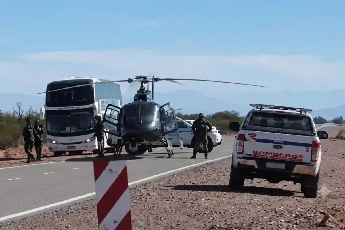 Cayó un helicóptero de control de incendios en San Juan y hay siete servidores públicos fallecidos