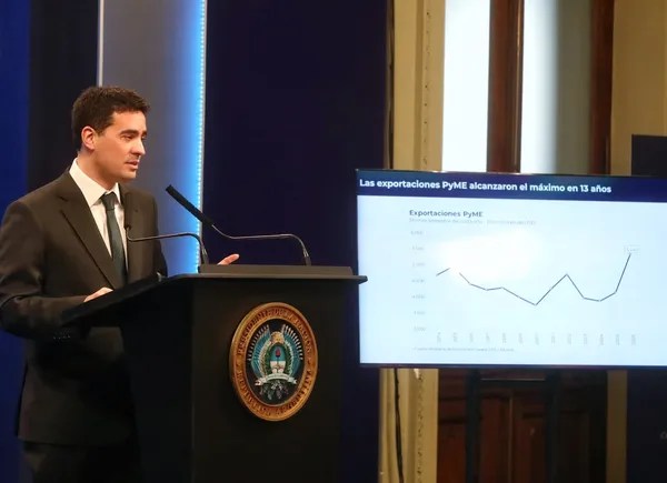 El poder adquisitivo no repunta: El vocero de Milei admitió que los salarios están peor que con Macri y Cristina