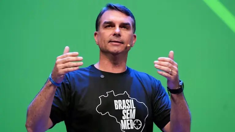 Flávio Bolsonaro habría sufrido ‘fraude’ de afiliación y no podría registrar candidatura presidencial de Brasil