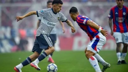 Boca le ganó el clásico 2-0 a San Lorenzo bajo un diluvio