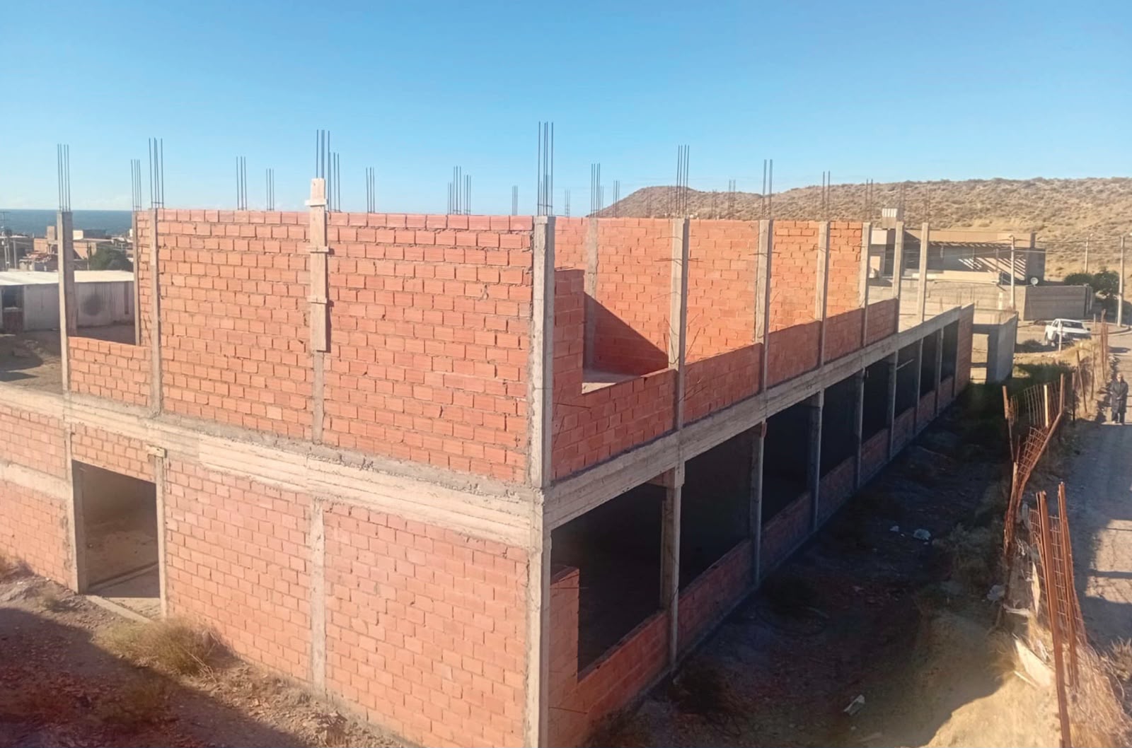 La obra de la Escuela 7.717 permite «saldar una deuda histórica con la comunidad de Comodoro Rivadavia”