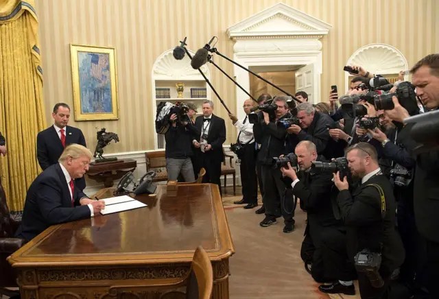 Estados Unidos: tres medios de comunicación demanda a Trump por no dejarlos ingresar a la Casa Blanca