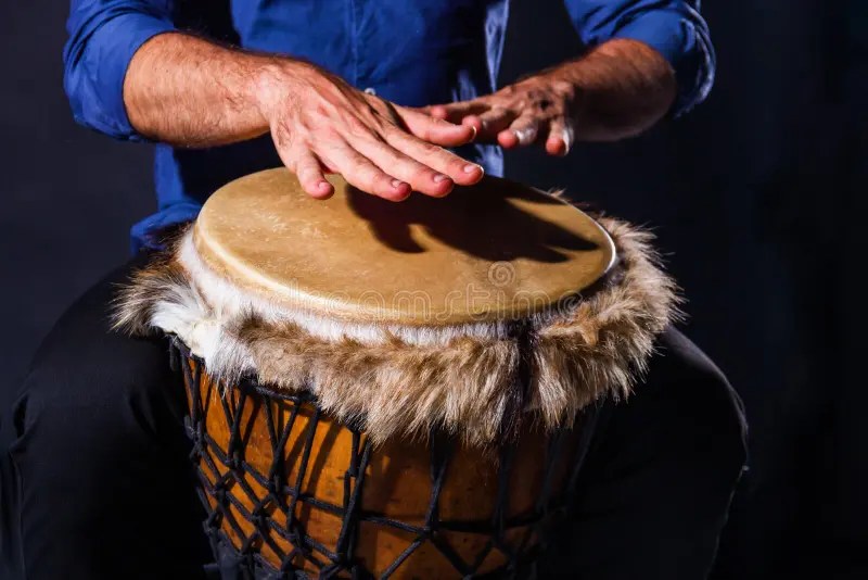 La agenda del fin de semana en el Teatro del Muelle: murga uruguaya y poesía reflexiva