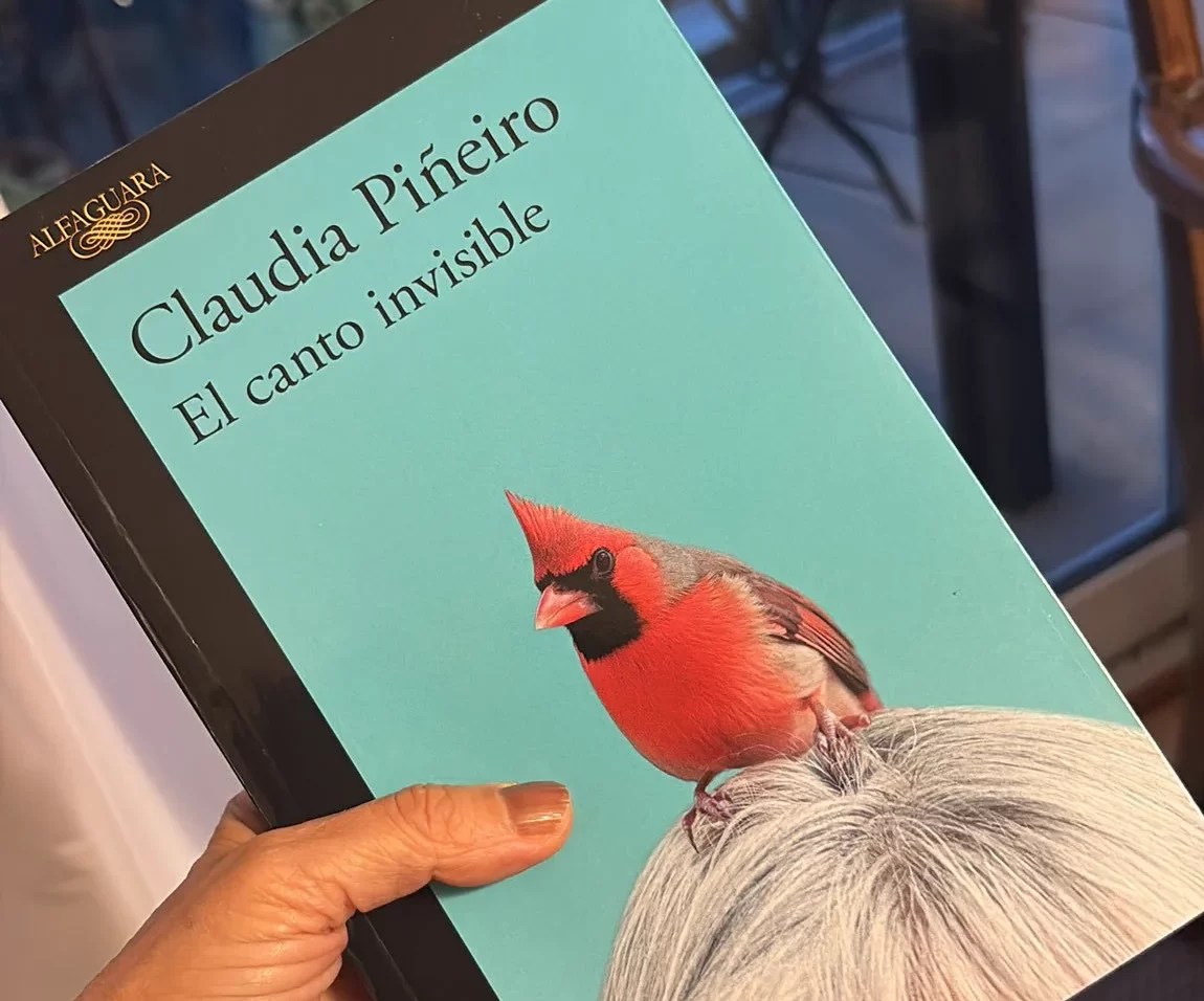 «El canto invisible»: Claudia Piñeiro explora los silencios y las fracturas de la Argentina actual 