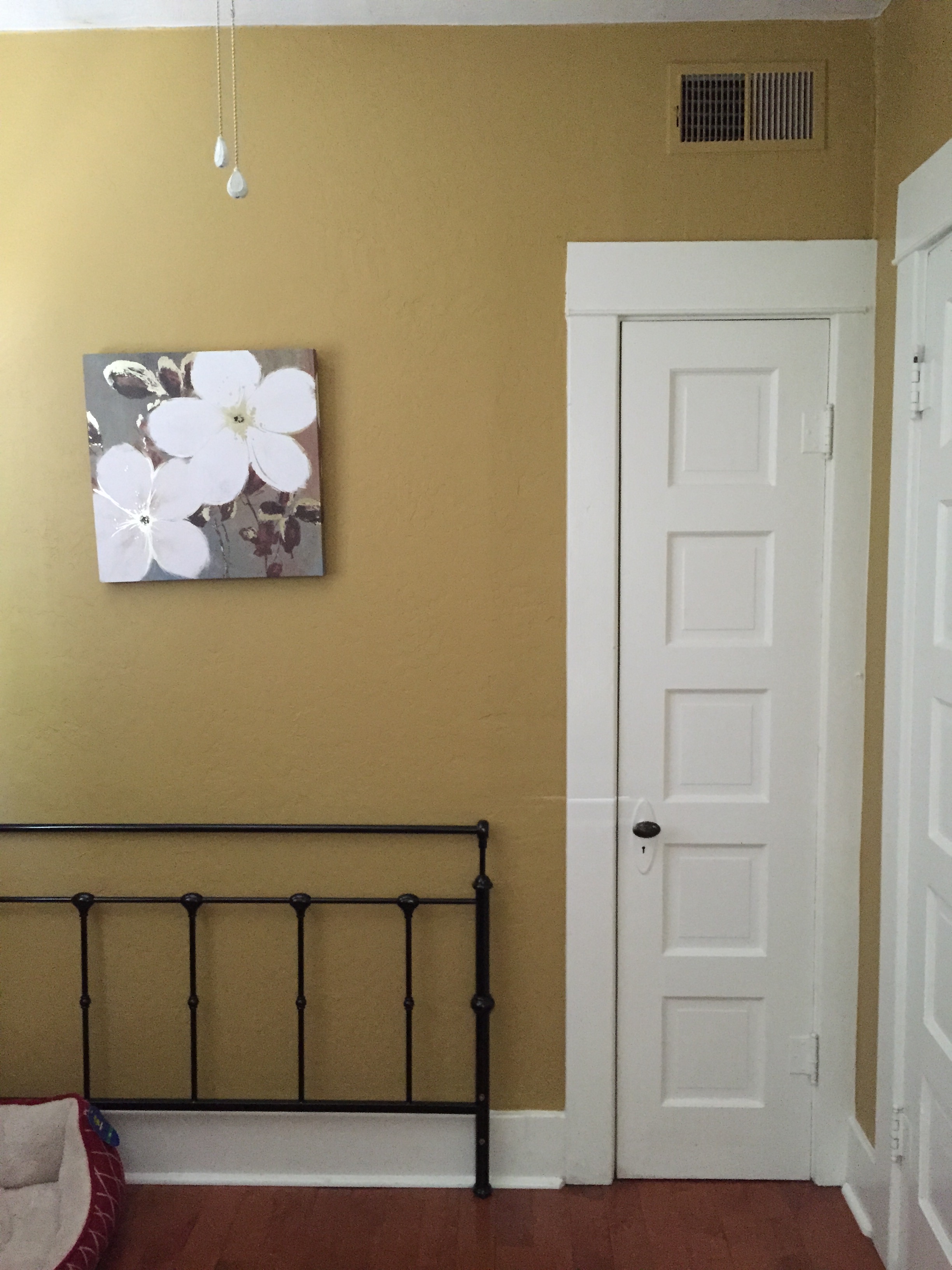 second bedroom without bathroom access