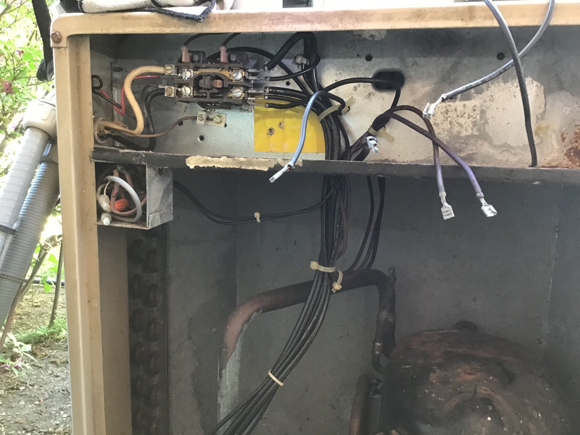 Old York Ac Compressor Need Helping Wiring A New Capacitor Doityourself Com Community Forums