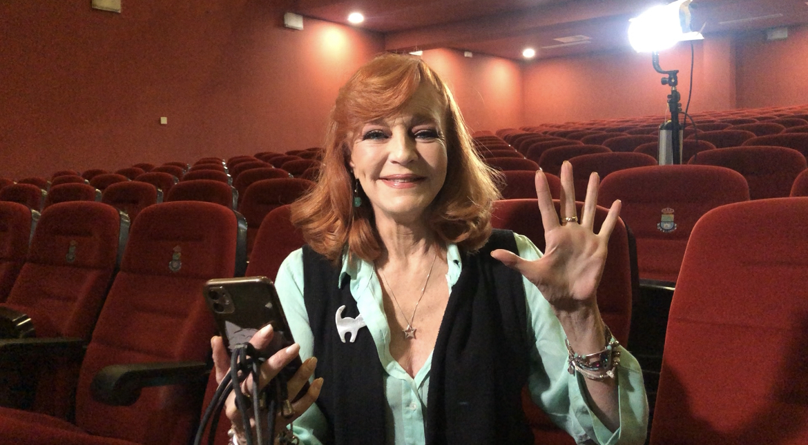ESCRIBE TU RELATO DEL MES DE MARZO (I): ANDREA BRONSTON, ACTRIZ Y CANTANTE
