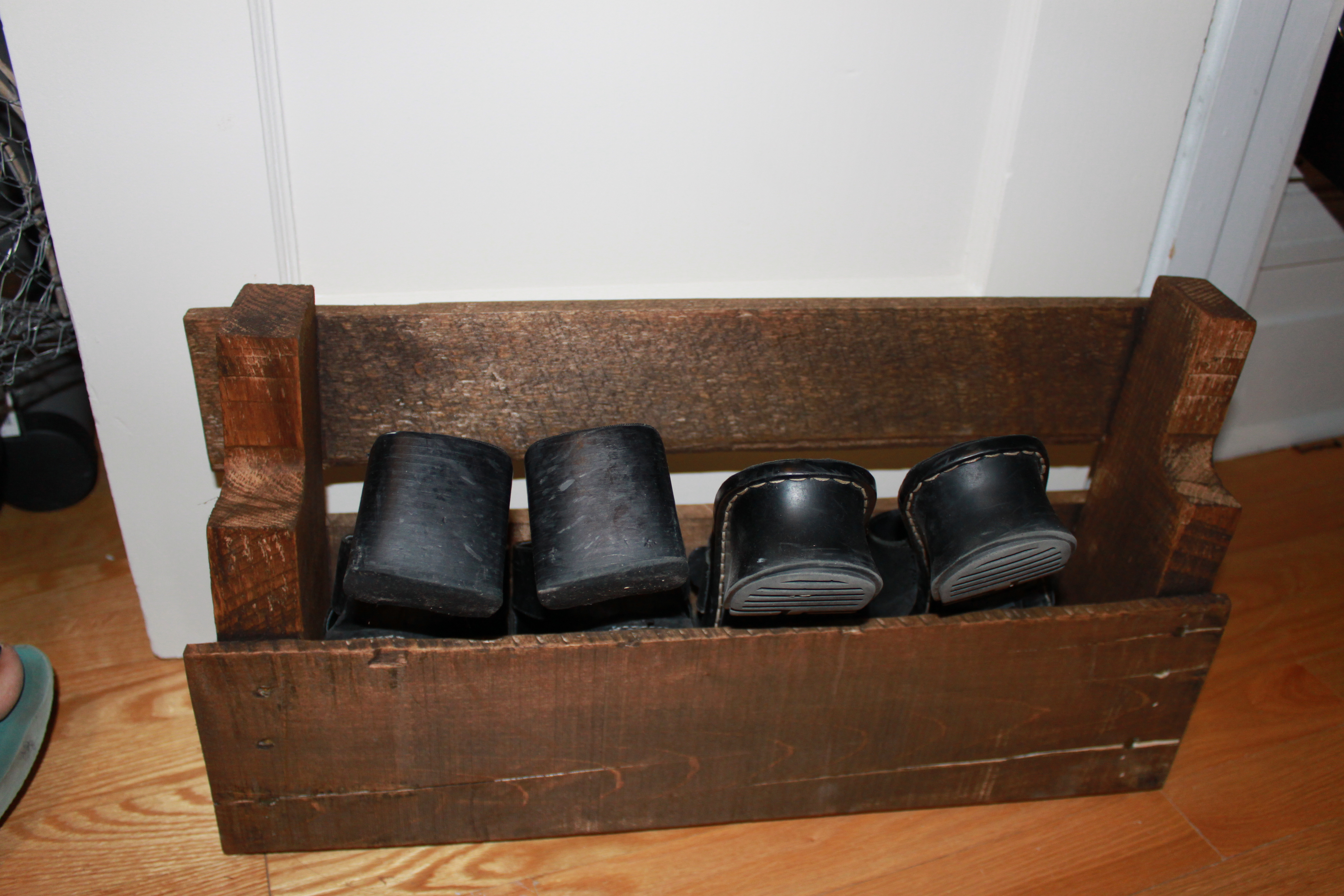 free pallet shoe rack