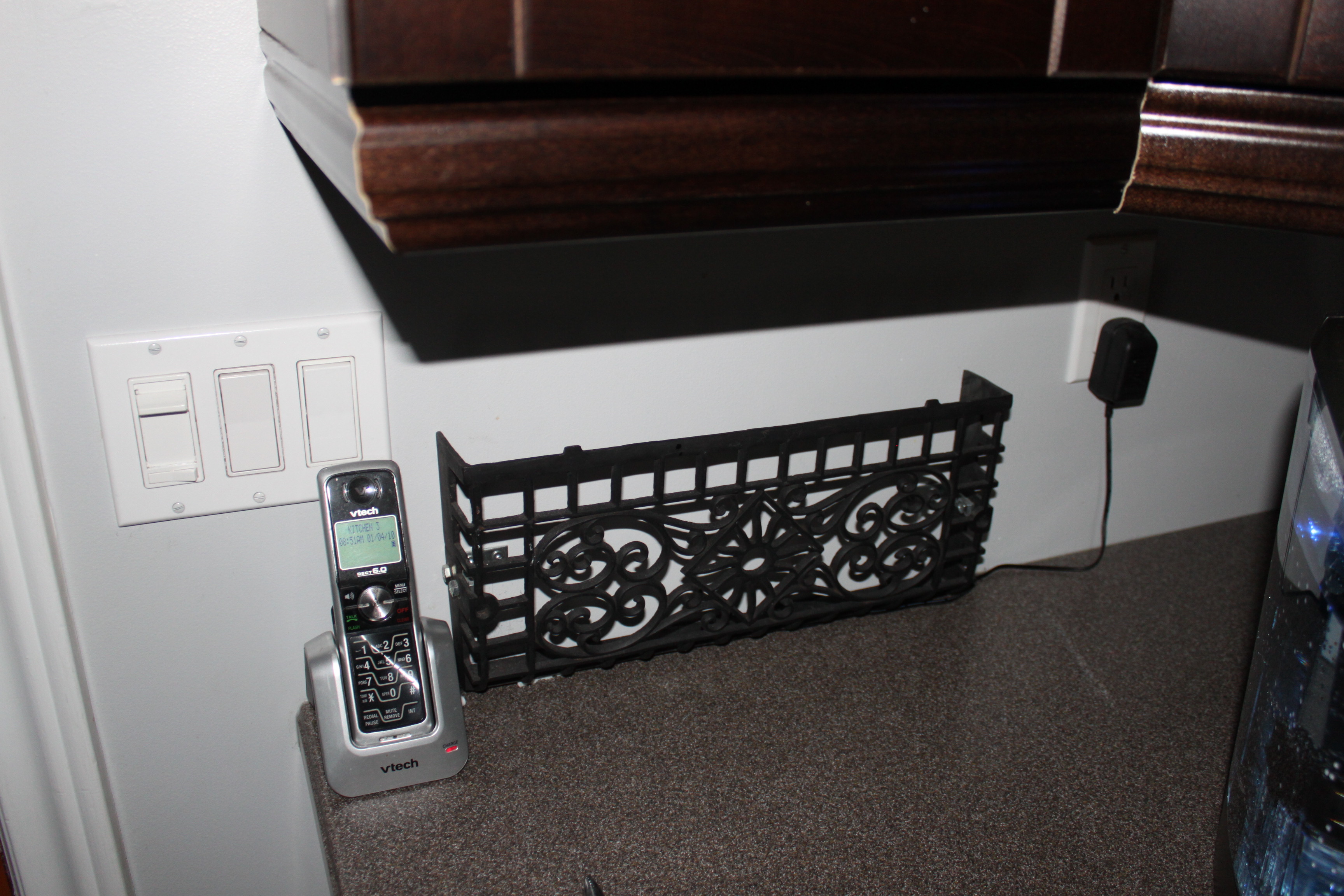 cast iron grate mail holder