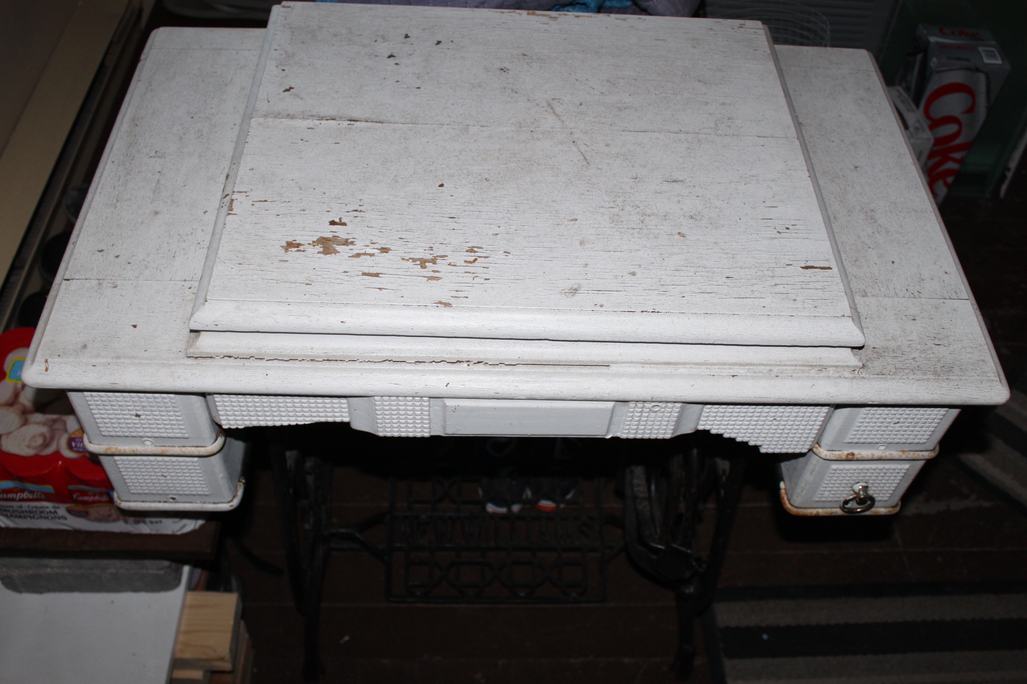 Old Rusty Vintage Sewing Maching
