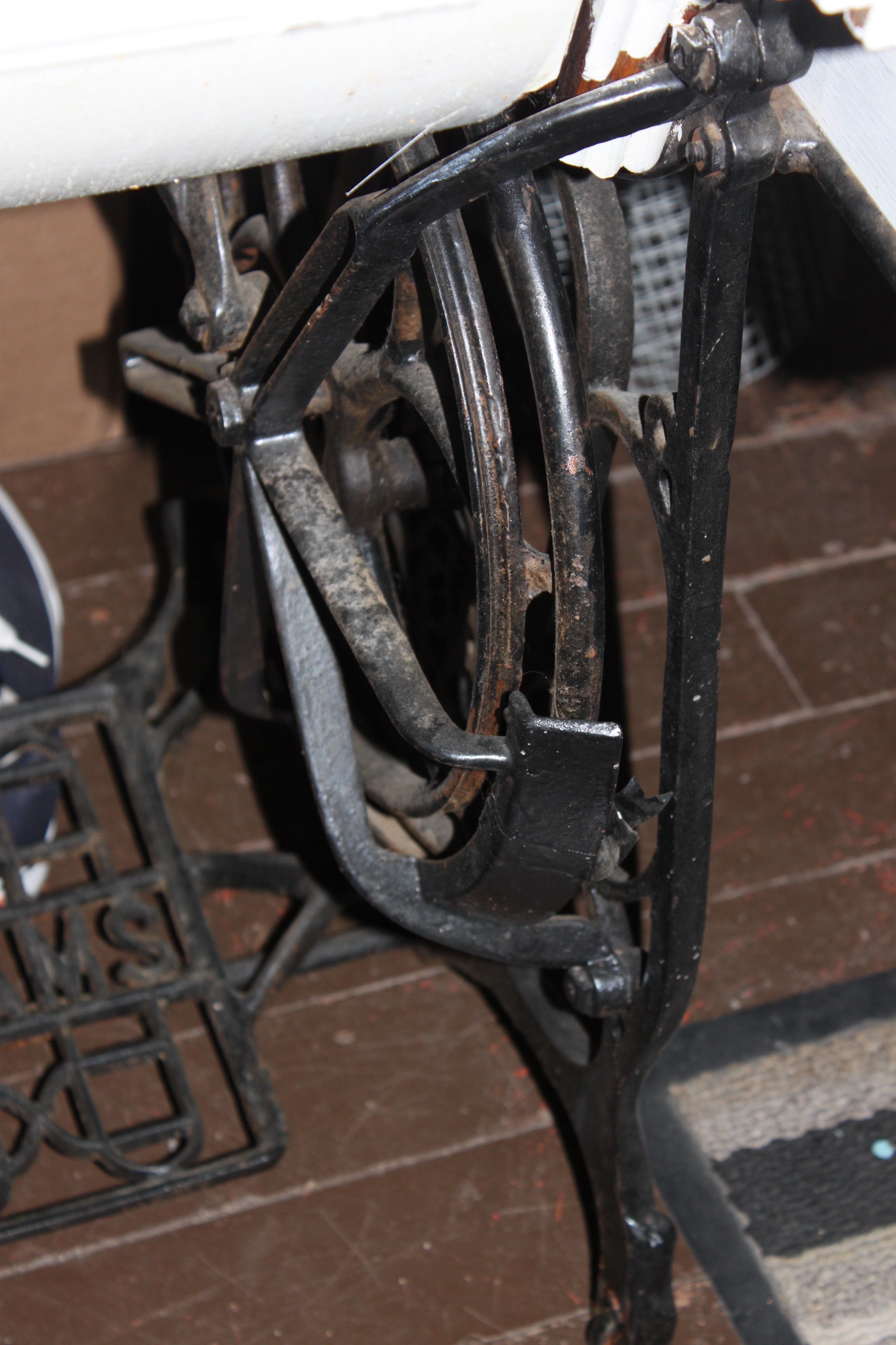 Old Rusty Vintage Sewing Maching