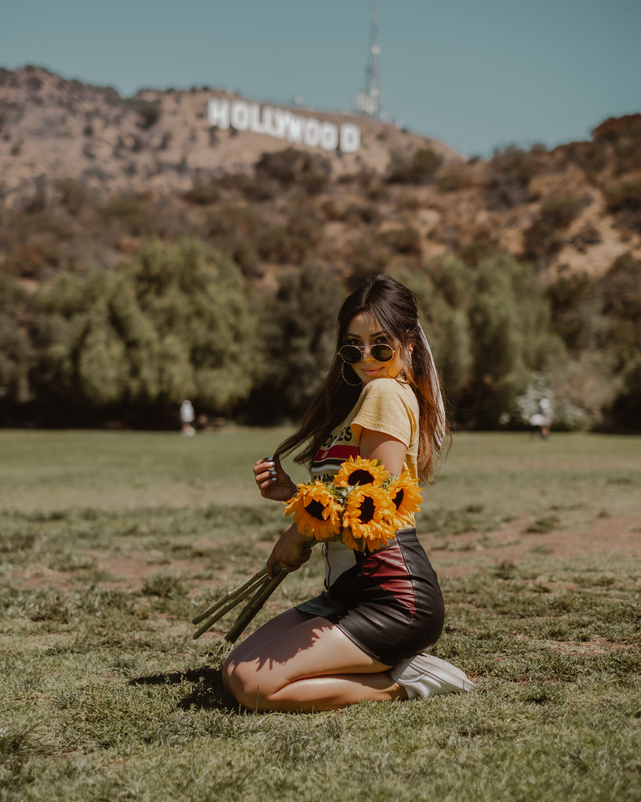 cute outfit for Hollywood sign, blogger photography, los angels - 16 places to to visit in California