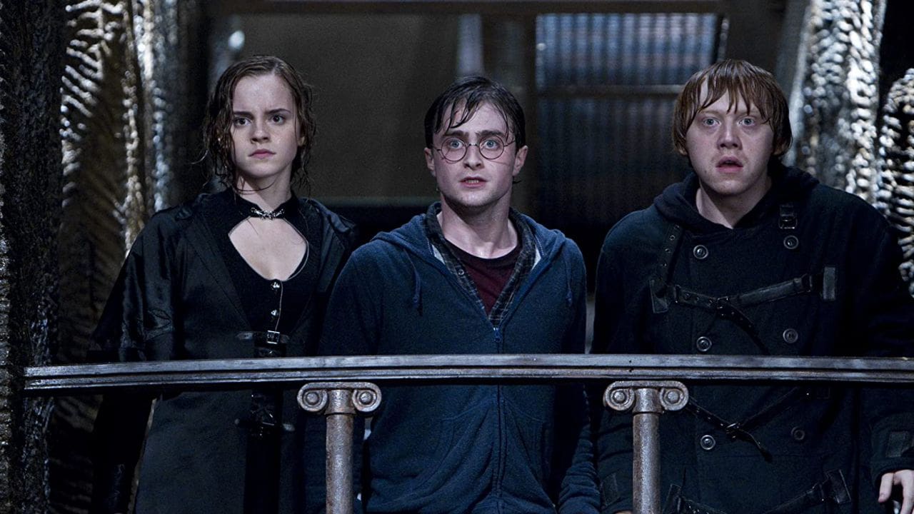 Harry, Ron e Hermione in Harry Potter e i Doni della Morte - Parte 2. Leggi la recensione di cinemando.