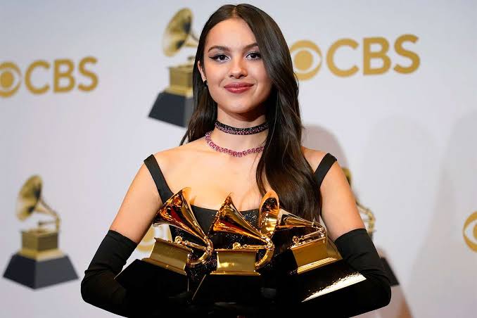 Olivia Rodrigo ganó 3 Grammys con su álbum ‘SOUR’. Grammys © 2022.