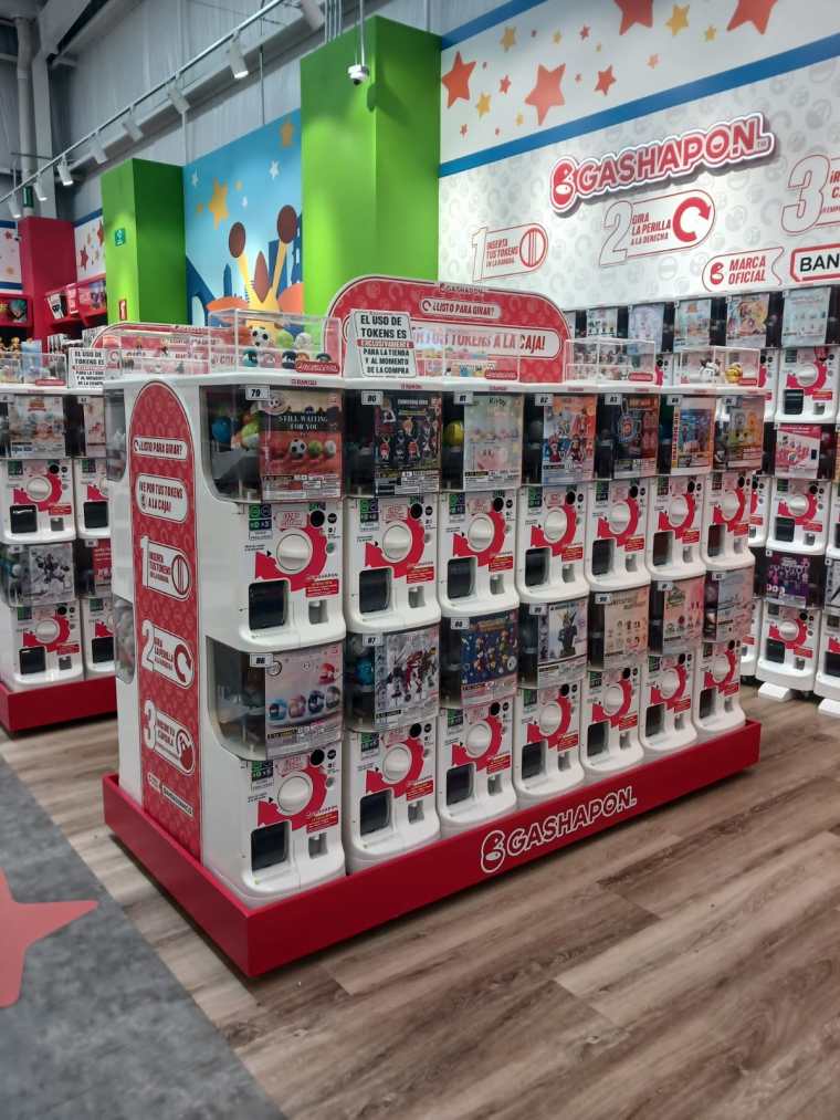 Cápsulas y figuras Gashapon de Bandai