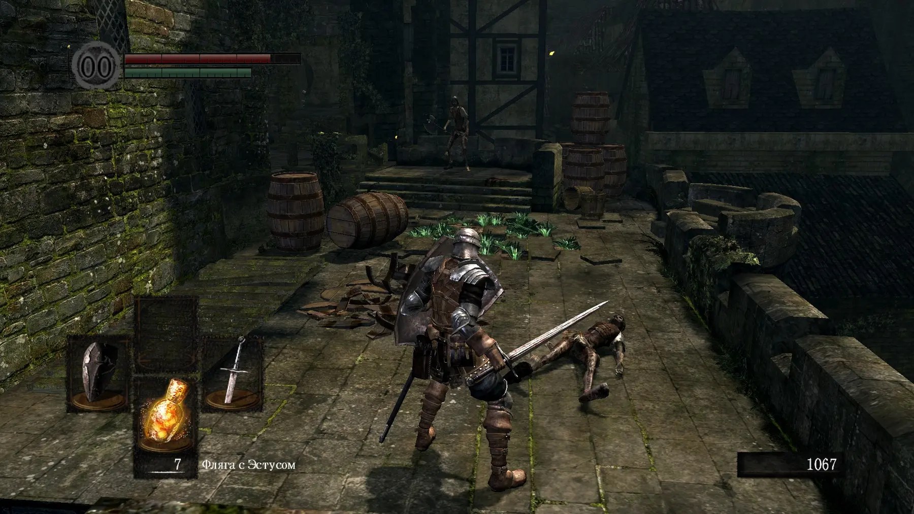 Personaje de Dark Souls enfrentando enemigos en una azotea de Undead Burg.