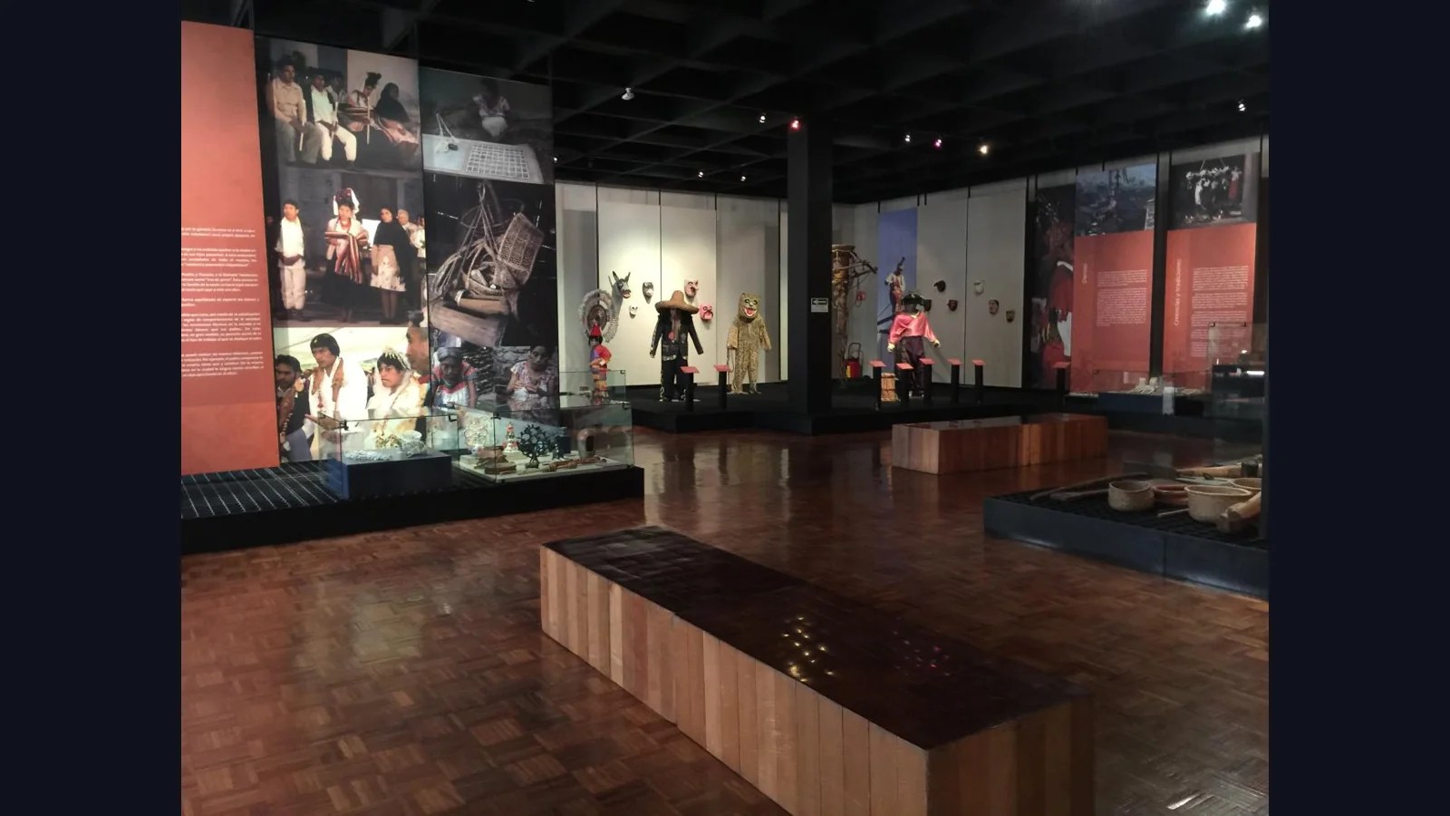 Sala de etnografía del Museo Regional de Puebla
