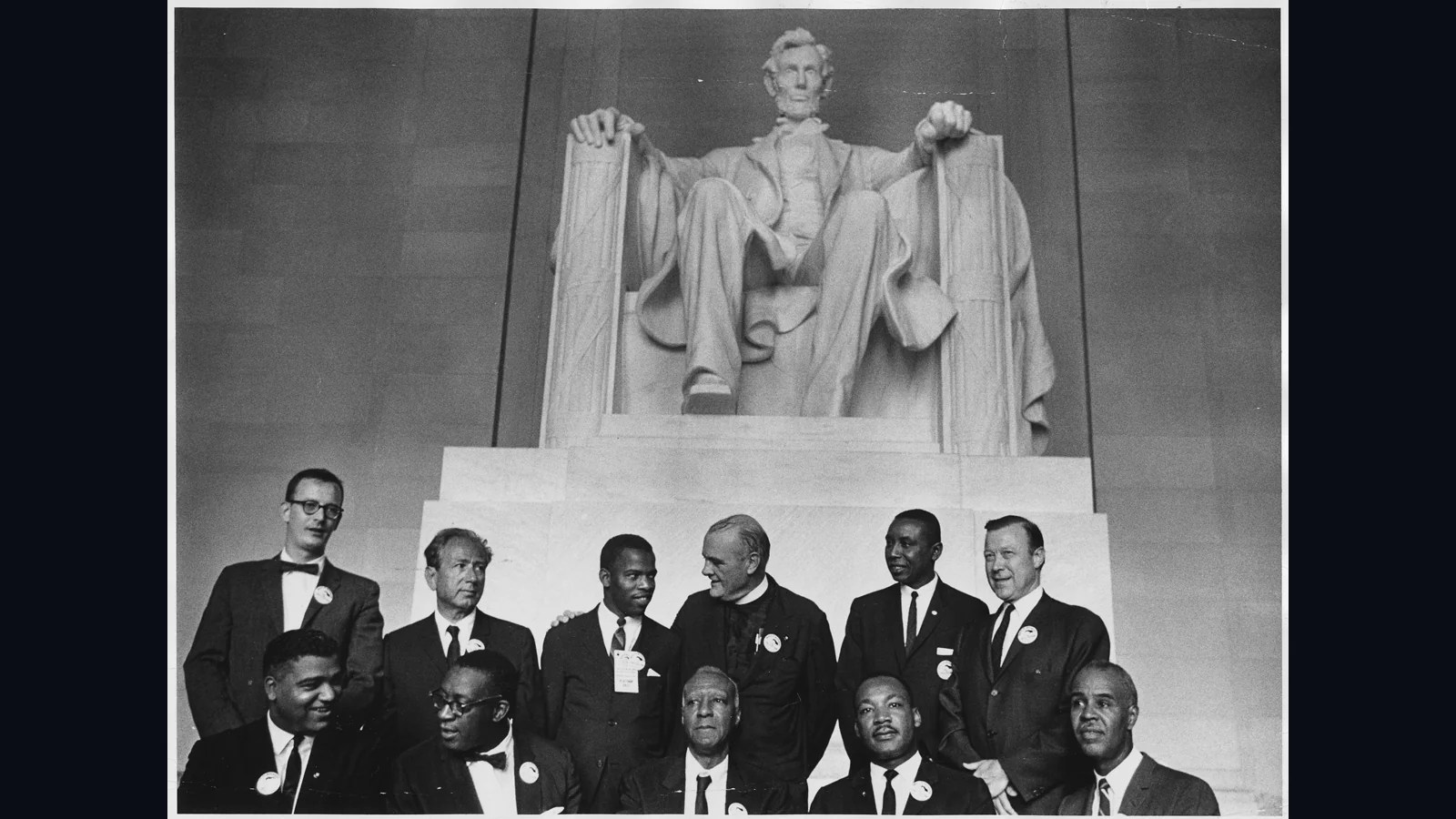 Líderes de la Marcha sobre Washington frente al monumento a Lincoln