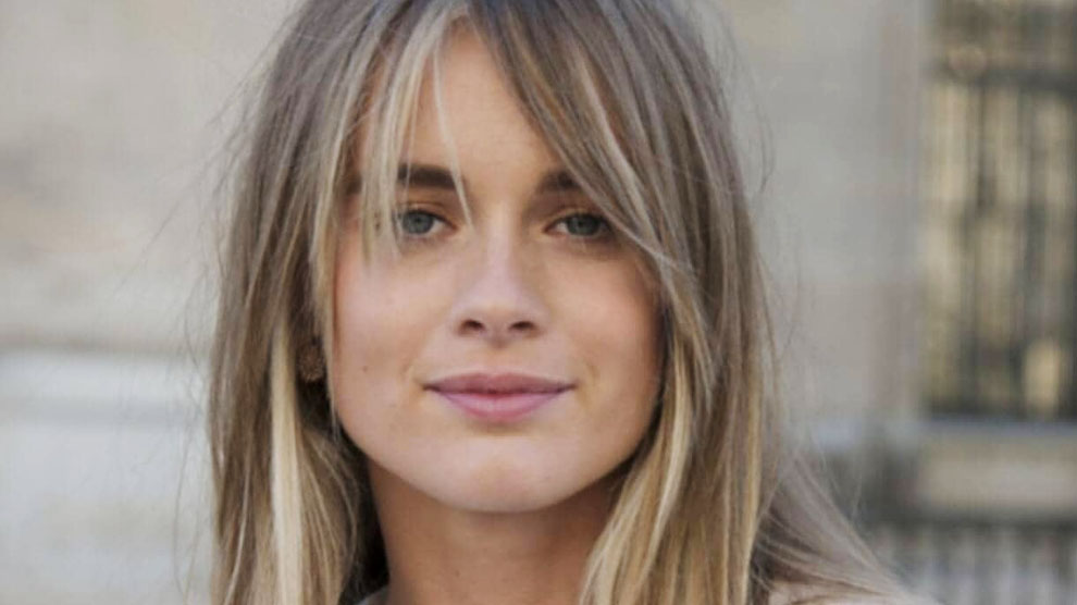 Model Side Bangs
