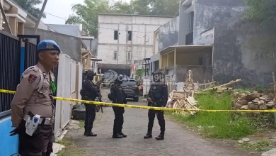 Lokasi penggerebekan rumah terduga pelaku teroris di Desa Junrejo, Kecamatan Junrejo, Kota Batu. (Foto : Intan Refa)