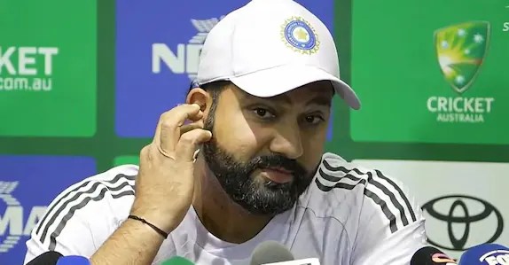 കാൽമുട്ടിന് പരിക്ക്, വേദനകൊണ്ട് പുളഞ്ഞ് രോഹിത് ശർമ്മ; ഓസ്‌ട്രേലിയയിൽ തിരിച്ചടി ഭയന്ന് ഇന്ത്യ