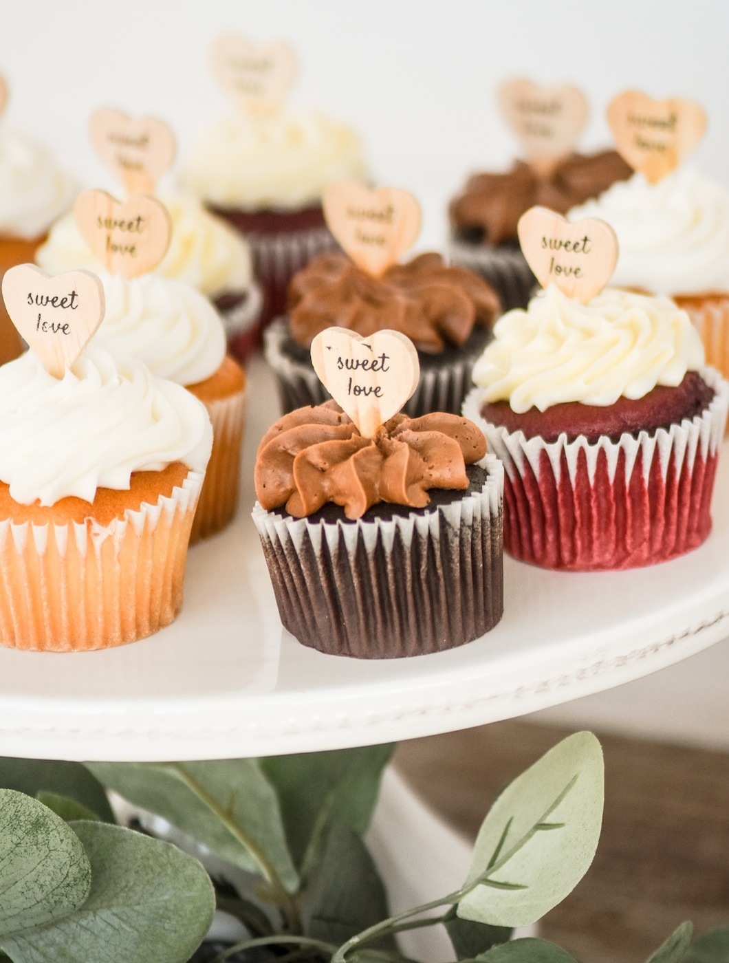 If you’re looking for something a little more creative, try one of these fun fall cupcake decorating ideas: Fall Farmhouse Country Wedding Fun365