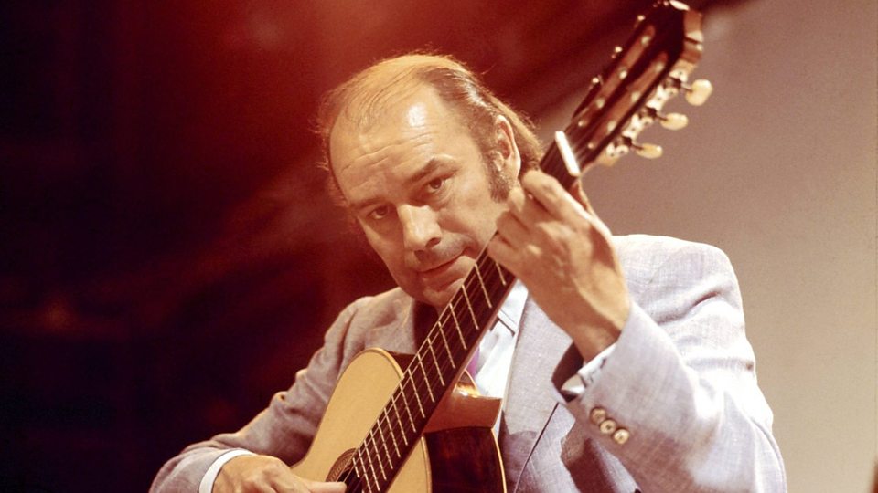 classical guitarist julian bream