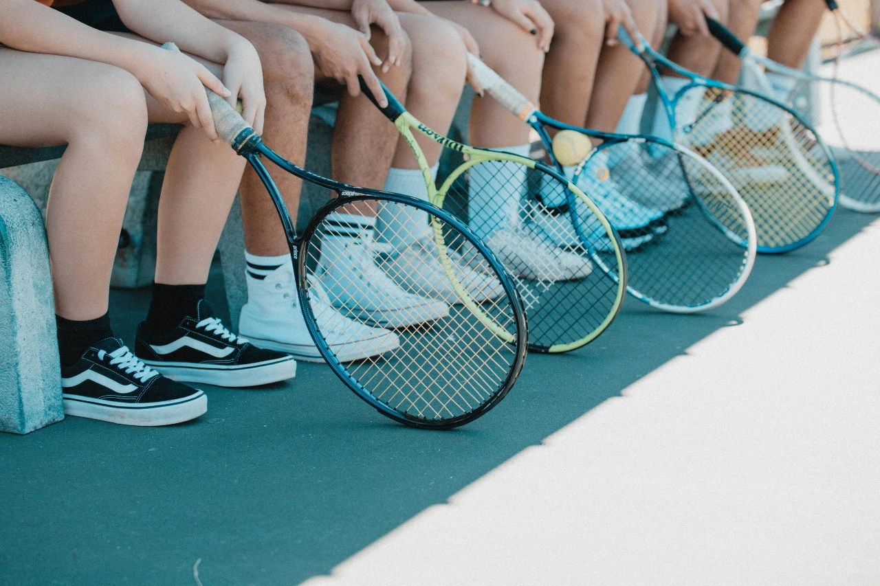 Students participating in tennis as an extracurricular