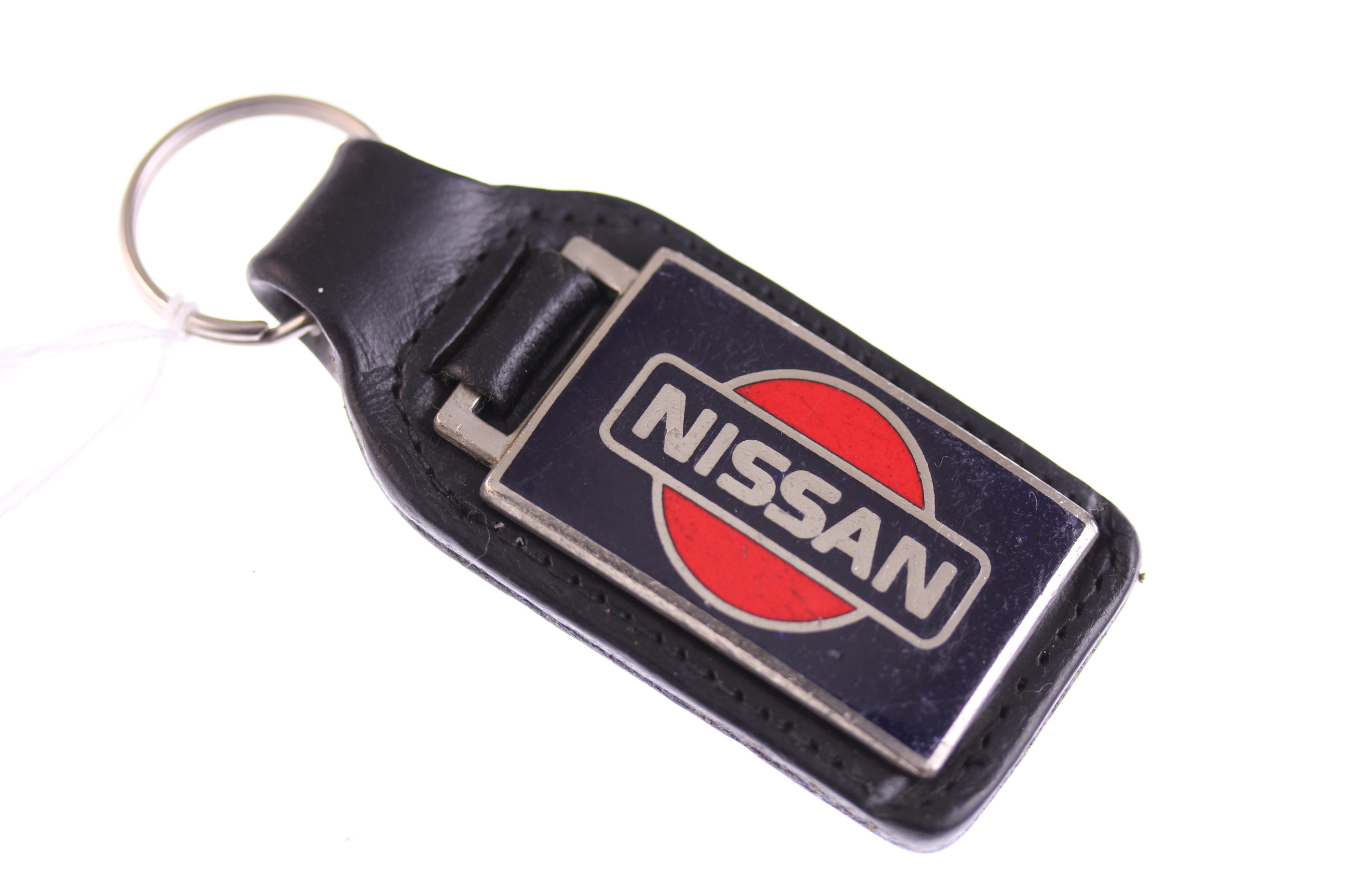 ま*ー様 Nissan 26120-A6900 2個セット Nissan - original late 1980s/ 1990s Manhattan Windsor keyring in