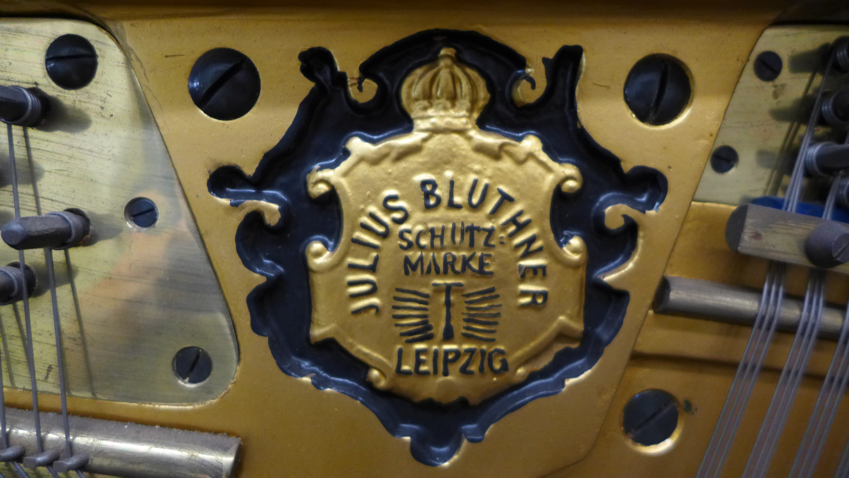Blüthner Wappen