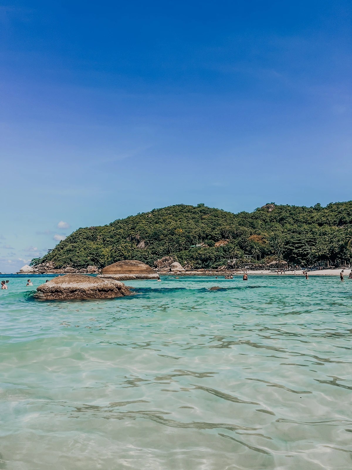 Turquoise water on a beautiful beach on Koh Samui