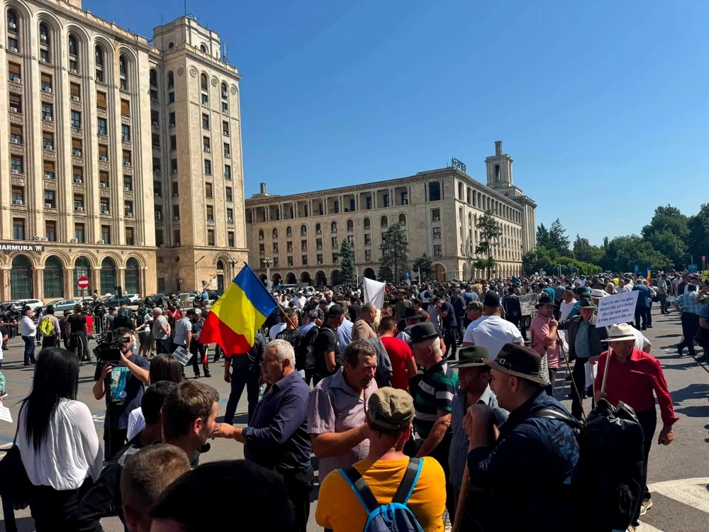 Protest în București împotriva crizei economice și a guvernului interimar