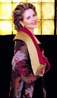 La Renee Reigns Without Strain