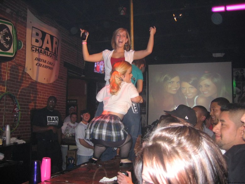 bar02.webp
