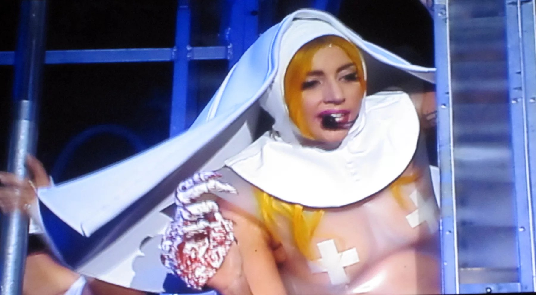 Gaga2