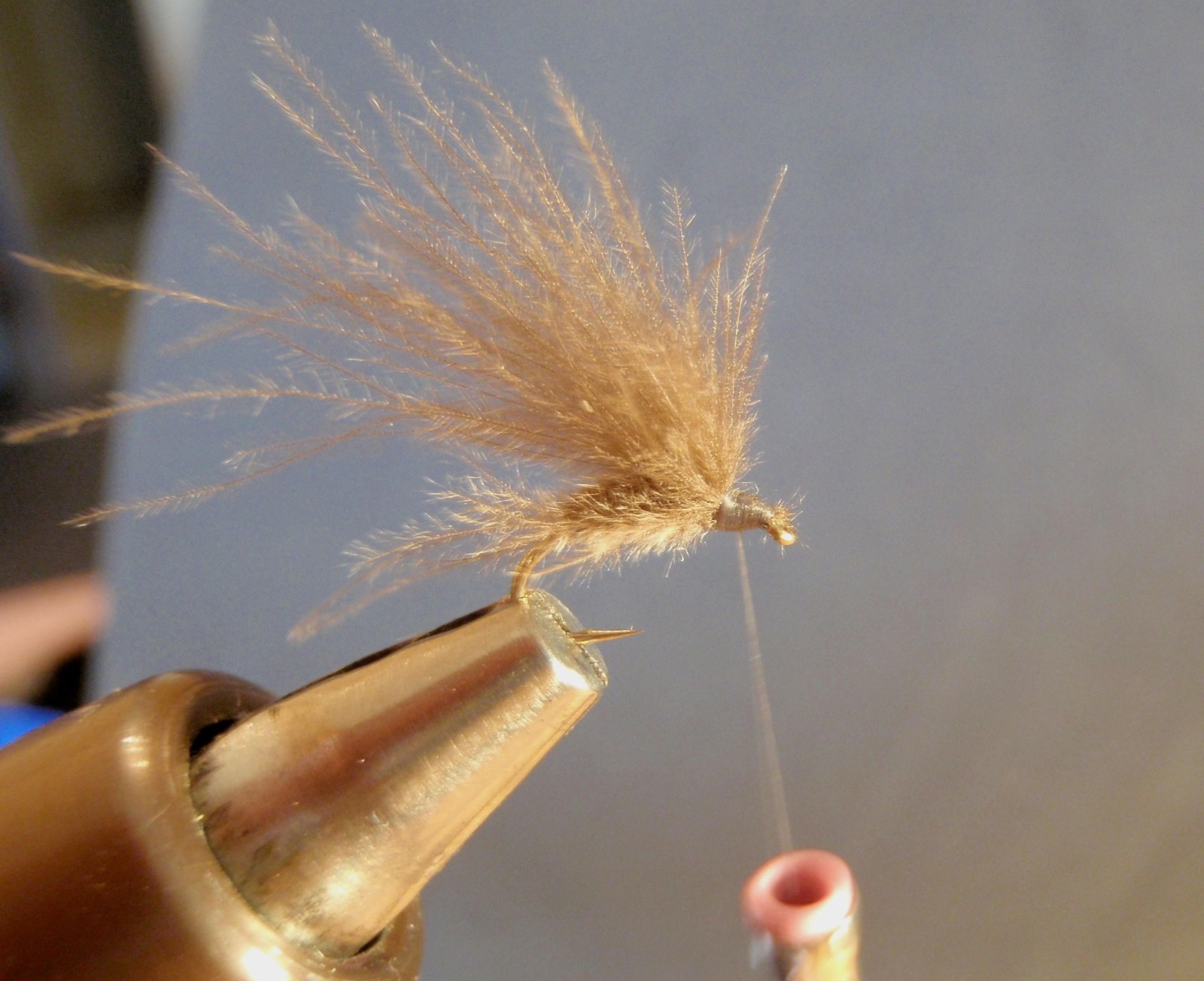 Plumes De CDC (Cul De Canard) Rouge Pour Montage De Mouches De Pêche - 1 Gramme (environ 120 Plumes), Tailles 3-6 Cm | Matériel Pêche à La Mouche - 2